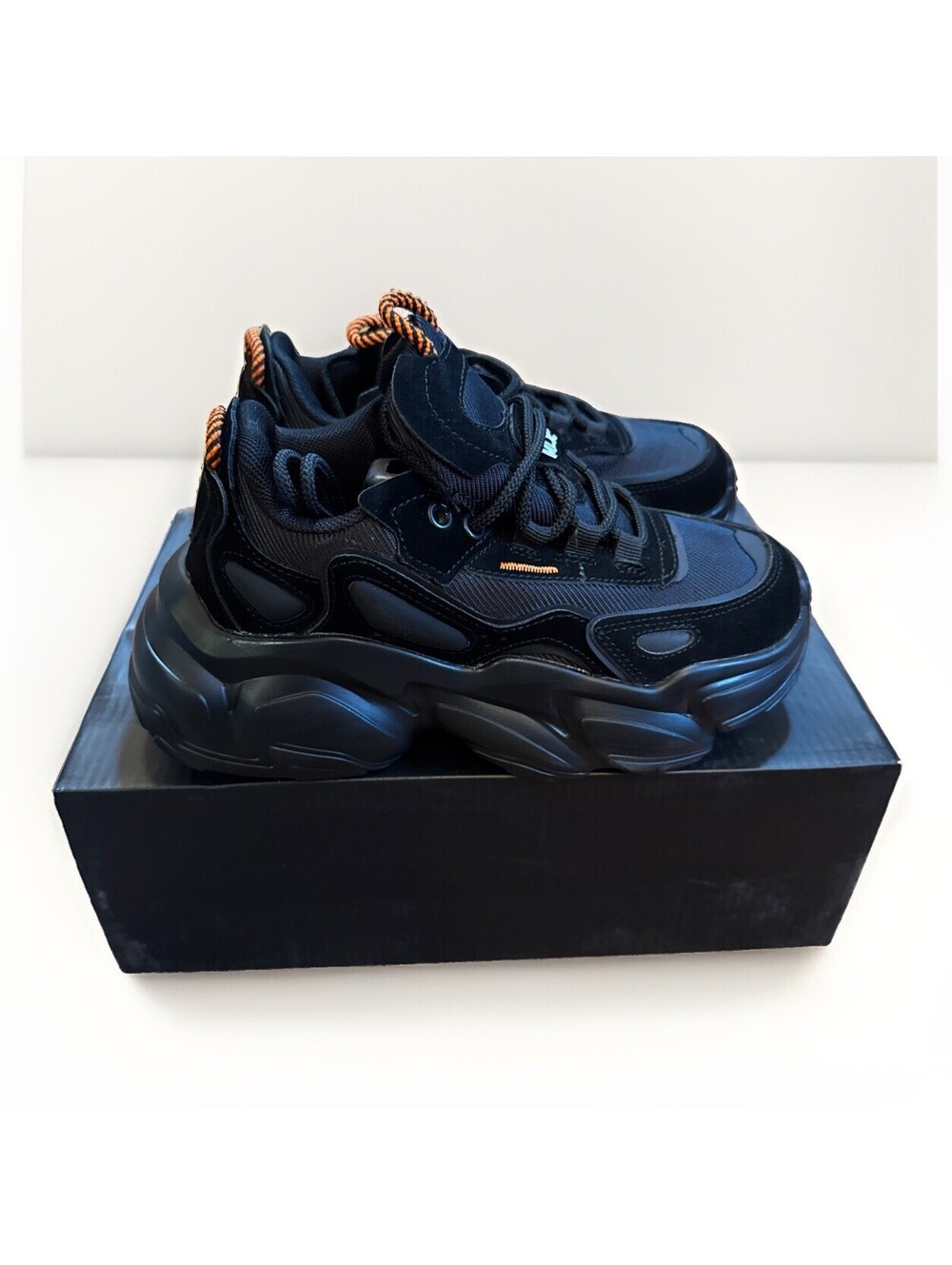 NEW MLR Mon La Leyenda Black Chunky Athletic Shoes Big Boys Size 4